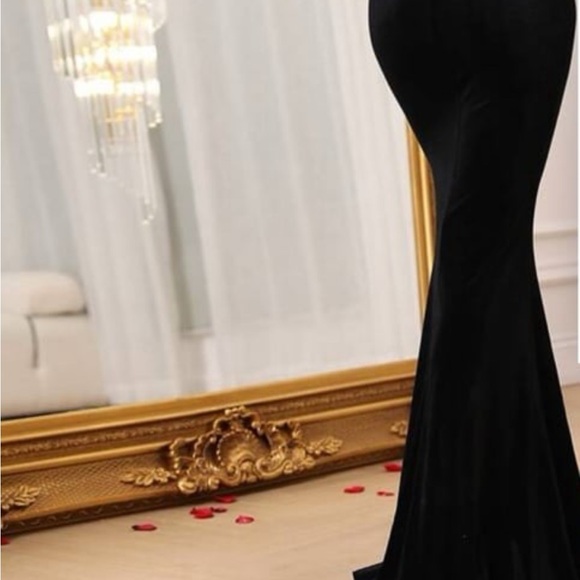 SHEIN Black One Shoulder Evening Dress - Picture 4 of 4